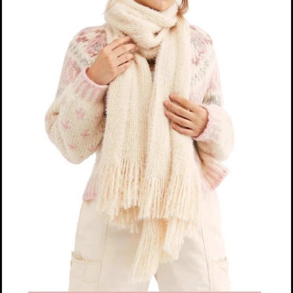FREE PEOPLE WHISPER FRINGE BLANKET SCARF